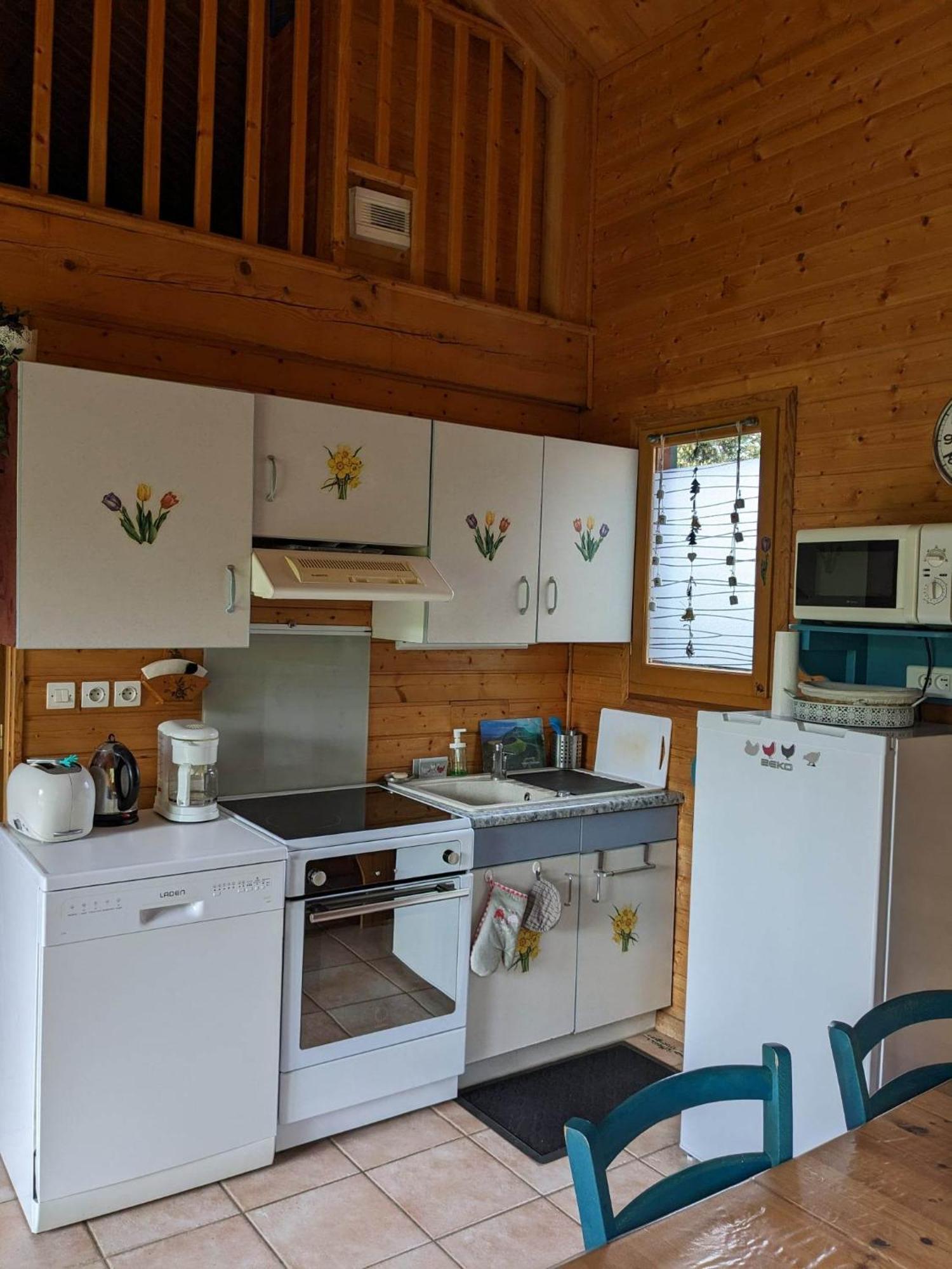 Les Chalets De La Vigne Grande Saint-Floret Kültér fotó