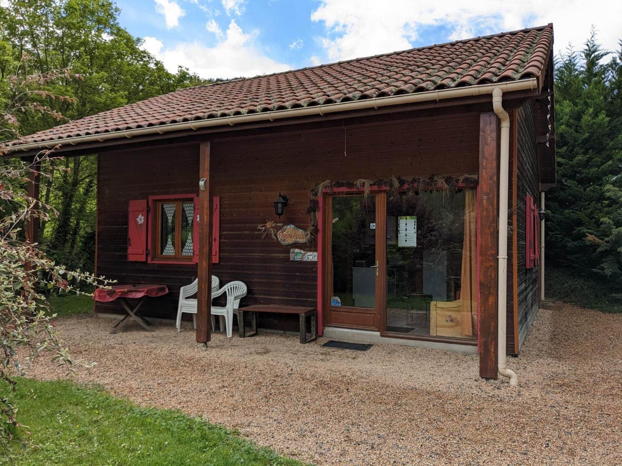 Les Chalets De La Vigne Grande Saint-Floret Kültér fotó